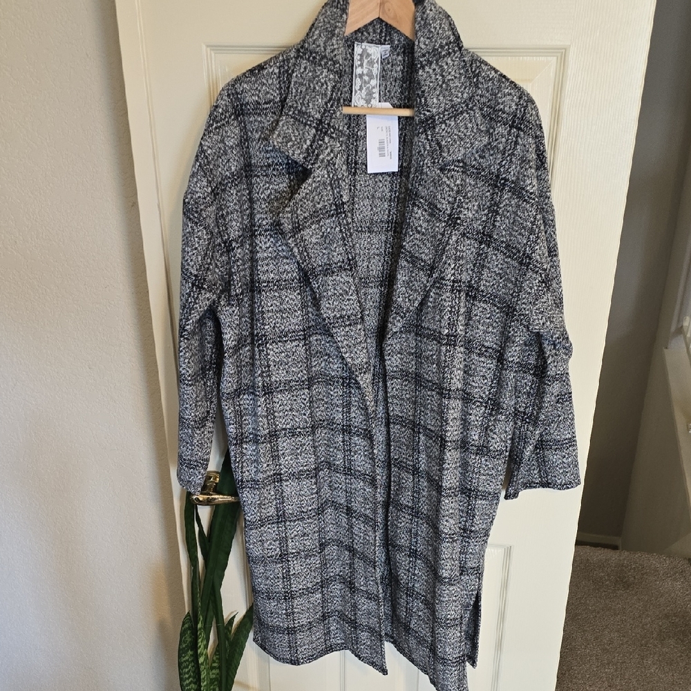 Sadie & Sage Gray Plaid Coat